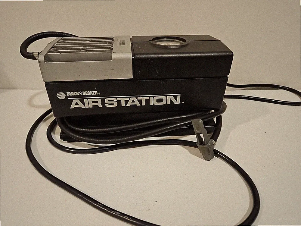 Black & Decker Air Station 9527 Tire Inflator Compressor 150 PSI Tested